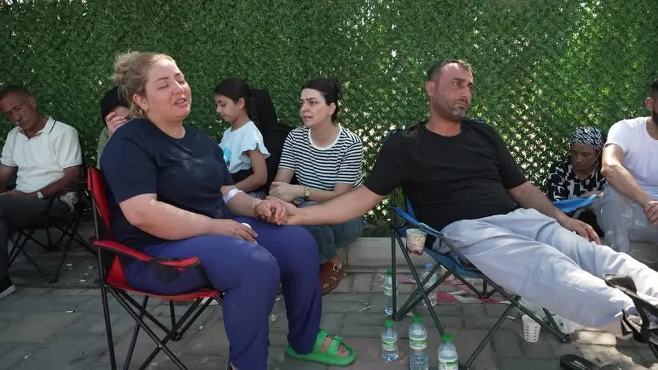 Naufrágio de balsa em Chipre: mãe perde filha de 12 anos em tragédia